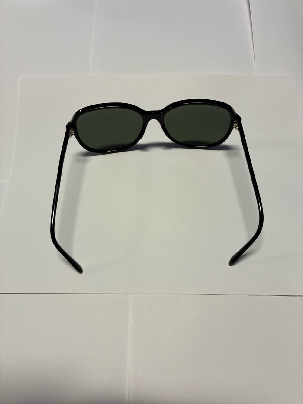 Ray-Ban Women's Black Frame with Dark Lenses Sunglasses made in France - Picture 3 of 12